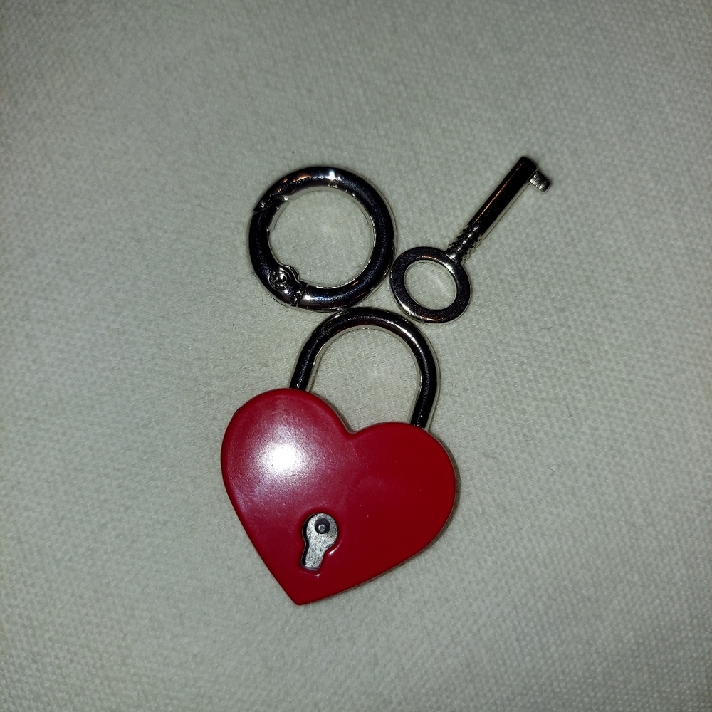 New Heart Lock with Key and Spring Ring